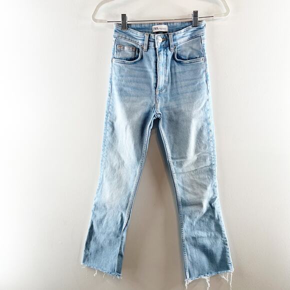 ZARA High Rise Flare Boot Raw Hem Light Wash Blue 2 - Picture 1 of 9